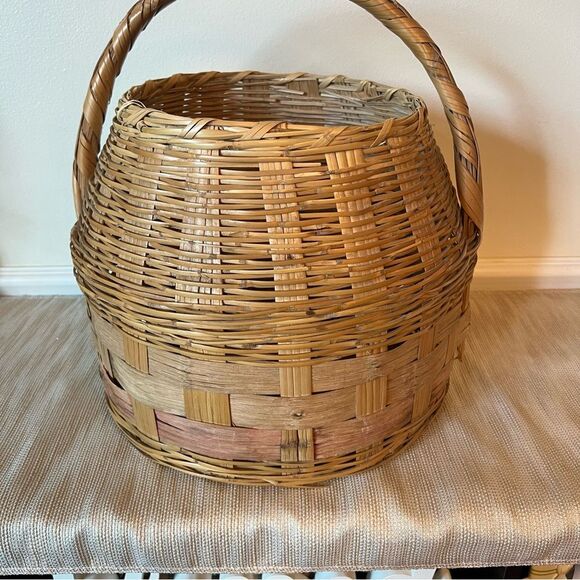 VINTAGE! Market Basket w/Handle and Lid - Picture 4 of 14